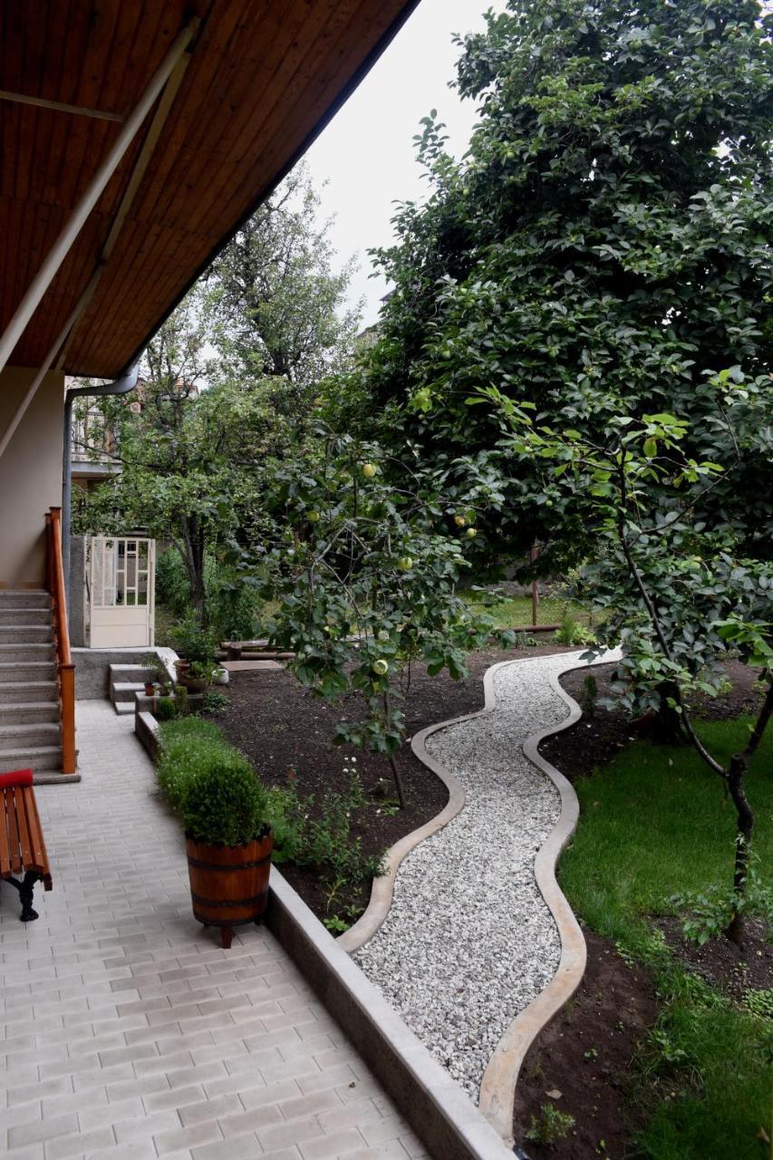 Guest House Kartuli Suli 텔라비 외부 사진